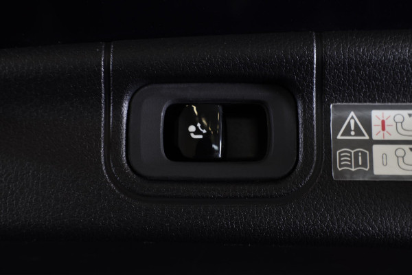 Mercedes-Benz C-Klasse 300 e AMG 63 Look / Massage / Head Up / 360 Camera / Acc / Elek Stoelen / Leder / Open Pano / 20 Inc