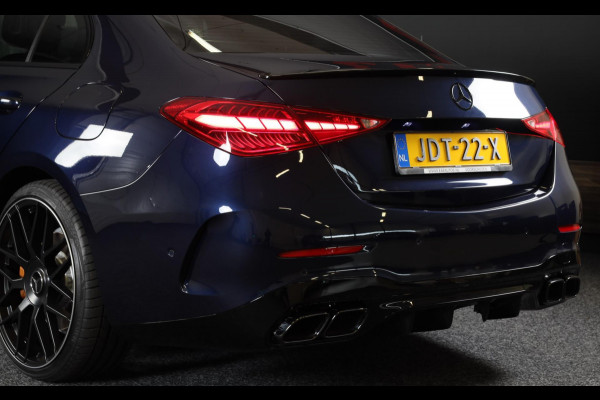 Mercedes-Benz C-Klasse 300 e AMG 63 Look / Massage / Head Up / 360 Camera / Acc / Elek Stoelen / Leder / Open Pano / 20 Inc