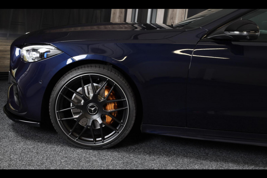 Mercedes-Benz C-Klasse 300 e AMG 63 Look / Massage / Head Up / 360 Camera / Acc / Elek Stoelen / Leder / Open Pano / 20 Inc