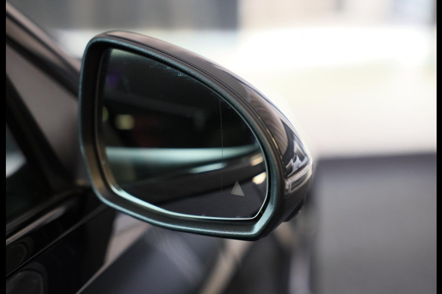 Mercedes-Benz C-Klasse 300 e AMG 63 Look / Massage / Head Up / 360 Camera / Acc / Elek Stoelen / Leder / Open Pano / 20 Inc