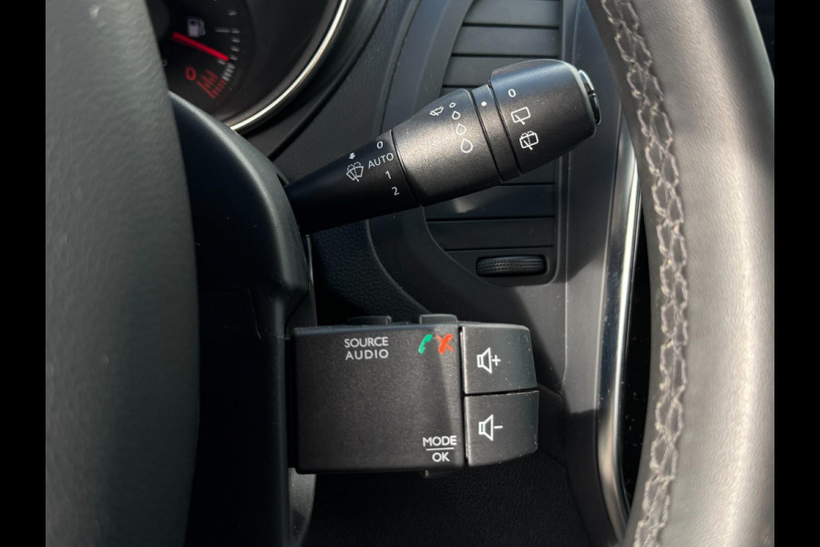Renault Captur 0.9 TCe Intens TREKHAAK / 4-SEIZOENENBAND / PDC / NAVI / CRUISE / LMV / ECC / BLUETOOTH / PARELMOER