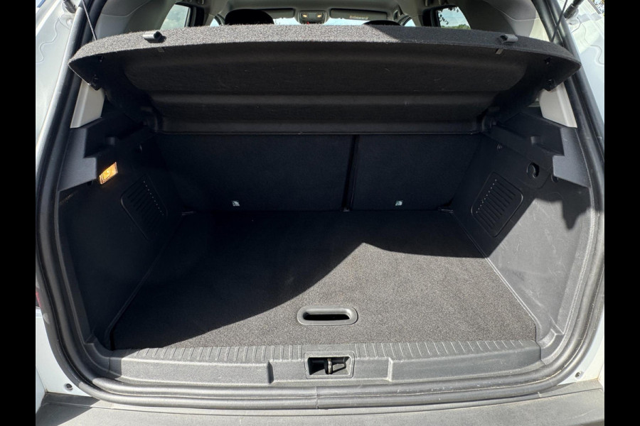 Renault Captur 0.9 TCe Intens TREKHAAK / 4-SEIZOENENBAND / PDC / NAVI / CRUISE / LMV / ECC / BLUETOOTH / PARELMOER