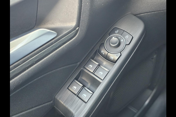 Ford Kuga 2.5 PHEV Titanium 243pk | Driver Assistance Pack | Winterpack | Wegklapbare Trekhaak | 2.100kg Trekgewicht | Ford Kuga 2.5 PHEV Titanium 243pk | Driver Assistance Pack | Winterpack | Wegklapbare Trekhaak | 2.100kg Trekgewicht |