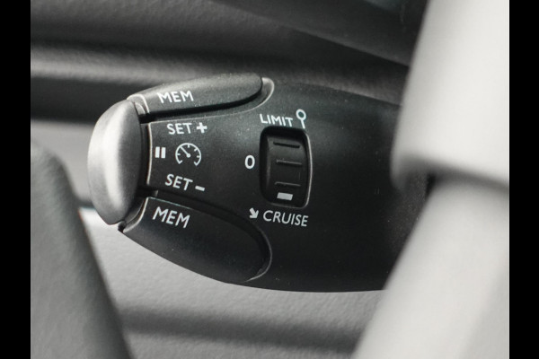 Peugeot Expert 180pk Automaat Long L3 Premium Dubbele Cabine Airco Bluetooth Trekhaak Bluetooth Cruise
