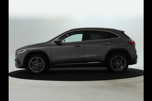 Mercedes-Benz GLA 250 e AMG Plug-In Hybride AMG Line | Sfeerverlichting | Achteruitrijcamera | Stoelverwarming voor. | Ledkoplampen. Inclusief 48 maanden MB Certified garantie voor Europa.