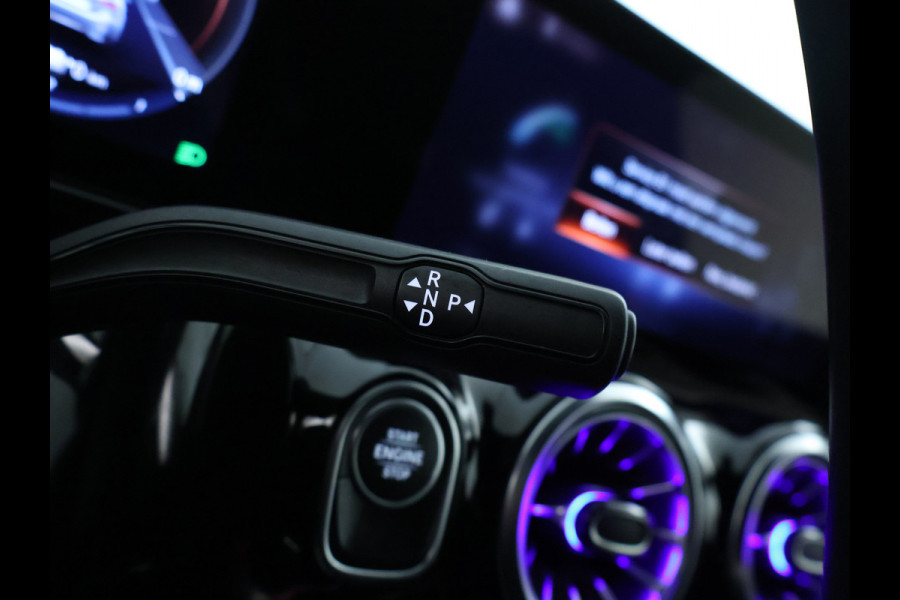 Mercedes-Benz GLA 250 e AMG Plug-In Hybride AMG Line | Sfeerverlichting | Achteruitrijcamera | Stoelverwarming voor. | Ledkoplampen. Inclusief 48 maanden MB Certified garantie voor Europa.