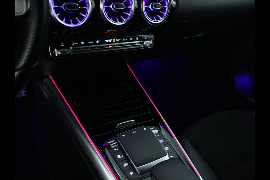Mercedes-Benz GLA 250 e AMG Plug-In Hybride AMG Line | Sfeerverlichting | Achteruitrijcamera | Stoelverwarming voor. | Ledkoplampen. Inclusief 48 maanden MB Certified garantie voor Europa.