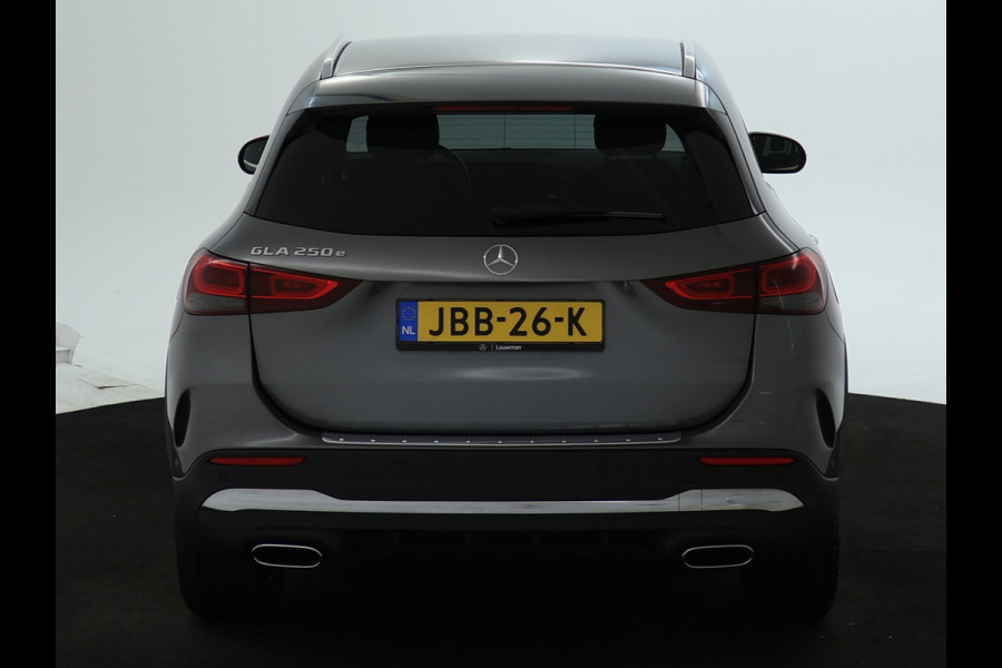 Mercedes-Benz GLA 250 e AMG Plug-In Hybride AMG Line | Sfeerverlichting | Achteruitrijcamera | Stoelverwarming voor. | Ledkoplampen. Inclusief 48 maanden MB Certified garantie voor Europa.