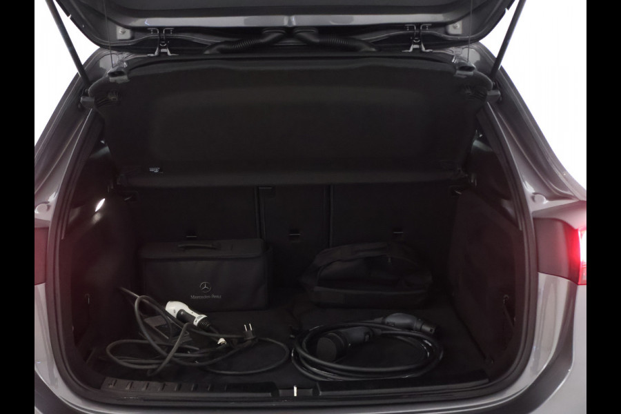 Mercedes-Benz GLA 250 e AMG Plug-In Hybride AMG Line | Sfeerverlichting | Achteruitrijcamera | Stoelverwarming voor. | Ledkoplampen. Inclusief 48 maanden MB Certified garantie voor Europa.