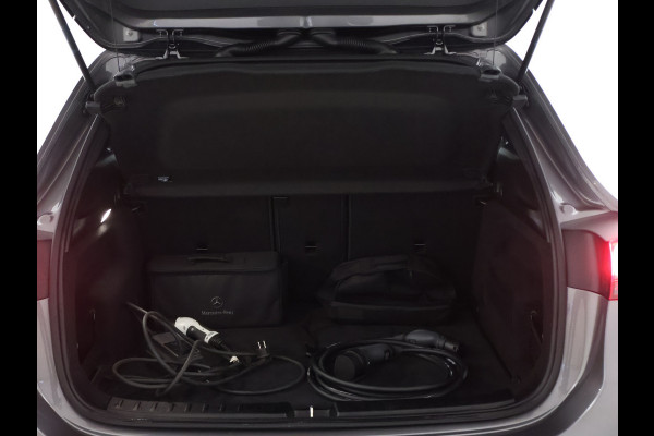 Mercedes-Benz GLA 250 e AMG Plug-In Hybride AMG Line | Sfeerverlichting | Achteruitrijcamera | Stoelverwarming voor. | Ledkoplampen. Inclusief 48 maanden MB Certified garantie voor Europa.