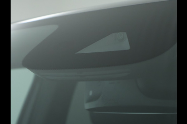 Mercedes-Benz GLA 250 e AMG Plug-In Hybride AMG Line | Sfeerverlichting | Achteruitrijcamera | Stoelverwarming voor. | Ledkoplampen. Inclusief 48 maanden MB Certified garantie voor Europa.