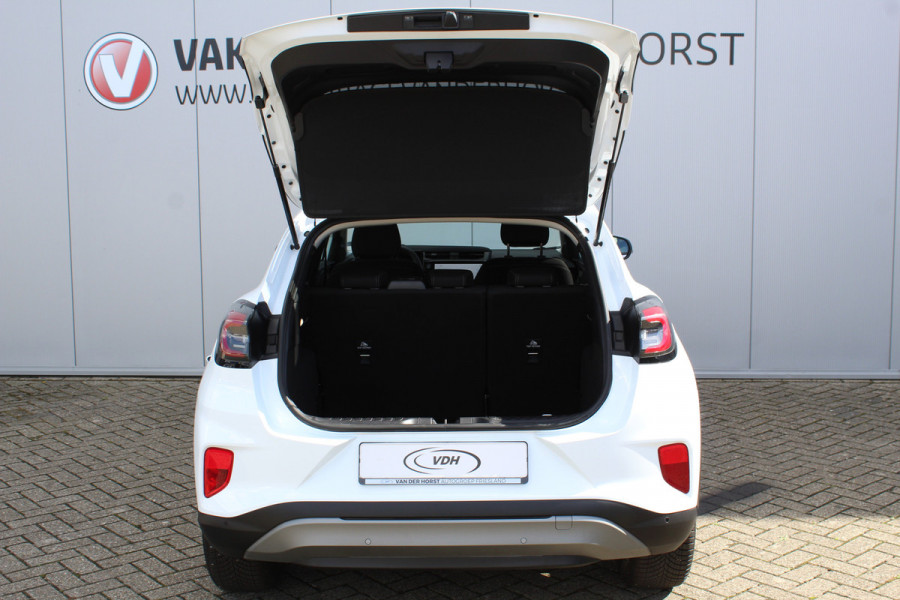 Ford Puma 1.0-125pk EcoBoost Mild-Hybrid Titanium. Fabr. garantie t/m 24-03-2029 ! Eén van de fijnst rijdende auto in z'n klasse ! Autm. airco, stoel-, stuur- en voorraamverw., cruise control, LED verl., navigatie, telefoonvoorb., DAB radio, Apple carplay/Android auto etc.