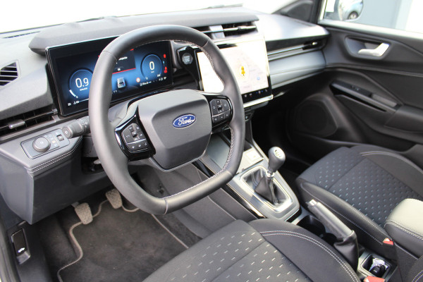 Ford Puma 1.0-125pk EcoBoost Mild-Hybrid Titanium. Fabr. garantie t/m 24-03-2029 ! Eén van de fijnst rijdende auto in z'n klasse ! Autm. airco, stoel-, stuur- en voorraamverw., cruise control, LED verl., navigatie, telefoonvoorb., DAB radio, Apple carplay/Android auto etc.