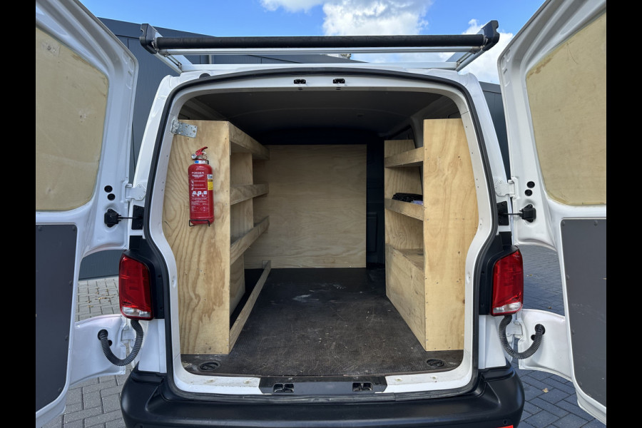 Volkswagen Transporter 2.0 TDI / L1H1 / 1e EIG. / IMPERIAAL / TREKHAAK / AIRCO / BIJRIJDERSBANK / PDC