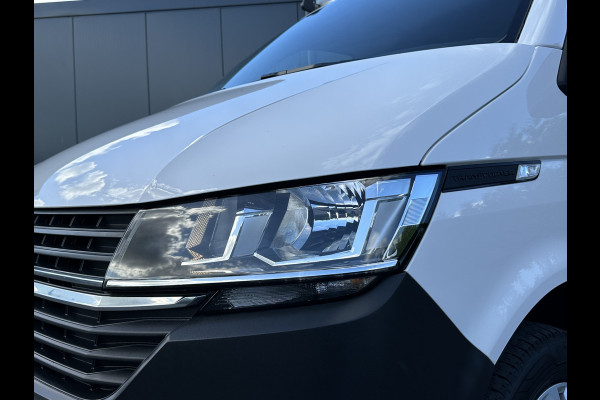 Volkswagen Transporter 2.0 TDI / L1H1 / 1e EIG. / IMPERIAAL / TREKHAAK / AIRCO / BIJRIJDERSBANK / PDC