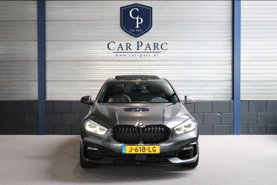 BMW 1-serie 118i M-SPORT LED+XENON/VIRTUAL/SFEER/PANORAMADAK/LEER+S.VERWARMING/LMV/CAM/LINE/ACC/ECC/12 MDN GARANTIE!
