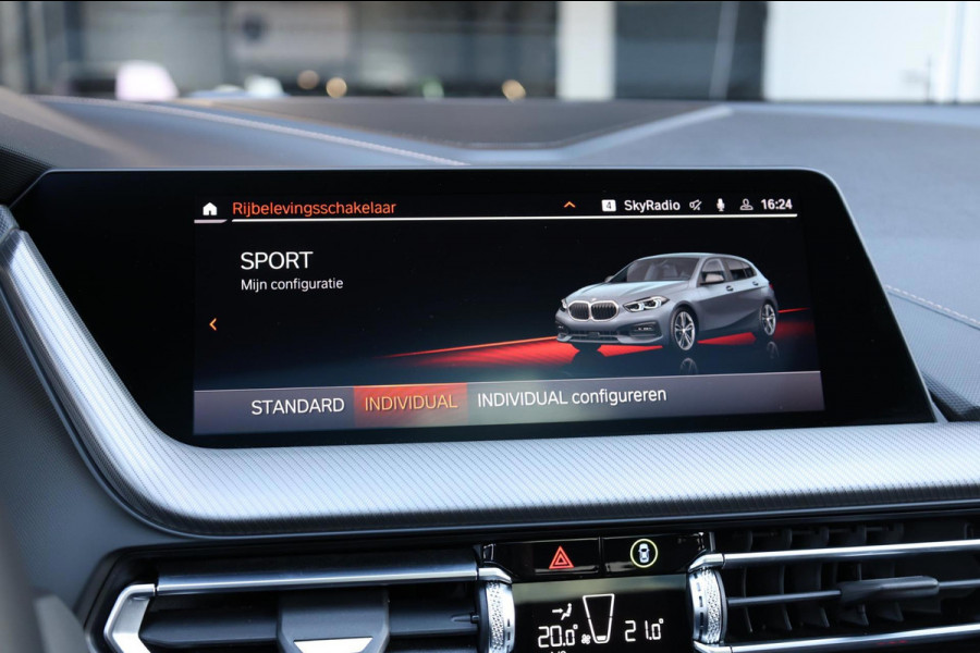 BMW 1-serie 118i M-SPORT LED+XENON/VIRTUAL/SFEER/PANORAMADAK/LEER+S.VERWARMING/LMV/CAM/LINE/ACC/ECC/12 MDN GARANTIE!