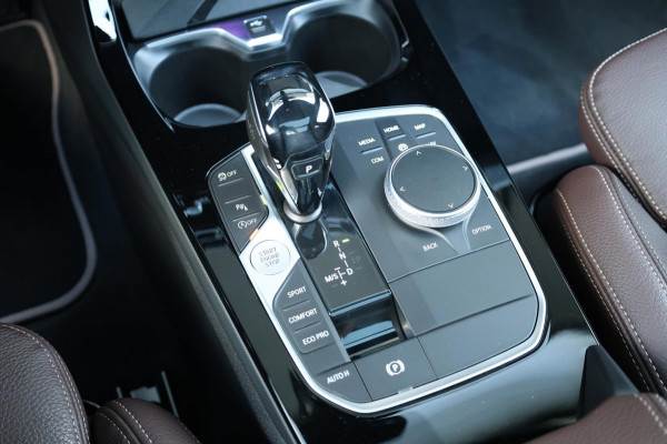 BMW 1-serie 118i M-SPORT LED+XENON/VIRTUAL/SFEER/PANORAMADAK/LEER+S.VERWARMING/LMV/CAM/LINE/ACC/ECC/12 MDN GARANTIE!