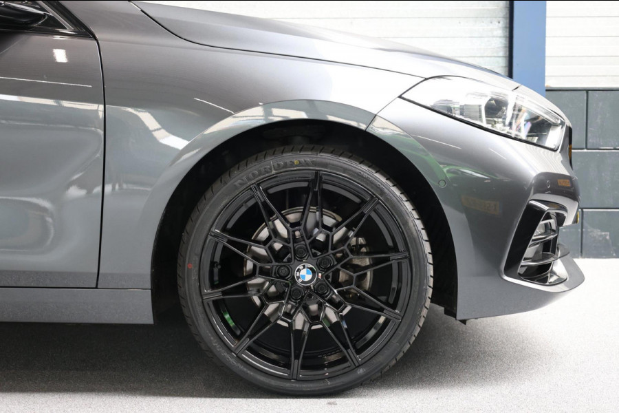 BMW 1-serie 118i M-SPORT LED+XENON/VIRTUAL/SFEER/PANORAMADAK/LEER+S.VERWARMING/LMV/CAM/LINE/ACC/ECC/12 MDN GARANTIE!