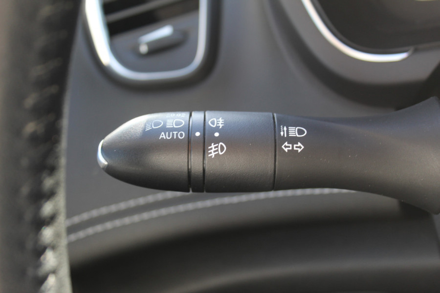 Renault Scénic 1.2 TCe Intens , Trekgewicht 1850kg Zeer nette hoog zitter , Climate  control , Navigatie , Cruis control Trekhaak , Parkeer sensoren V+A , AGR stoel bestuurder