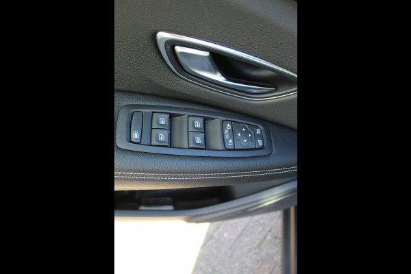 Renault Scénic 1.2 TCe Intens , Trekgewicht 1850kg Zeer nette hoog zitter , Climate  control , Navigatie , Cruis control Trekhaak , Parkeer sensoren V+A , AGR stoel bestuurder