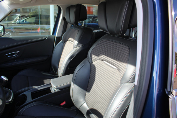Renault Scénic 1.2 TCe Intens , Trekgewicht 1850kg Zeer nette hoog zitter , Climate  control , Navigatie , Cruis control Trekhaak , Parkeer sensoren V+A , AGR stoel bestuurder