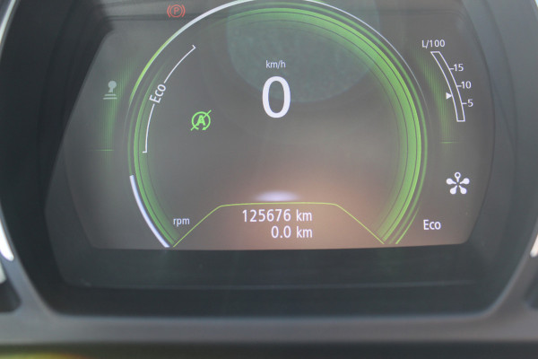 Renault Scénic 1.2 TCe Intens , Trekgewicht 1850kg Zeer nette hoog zitter , Climate  control , Navigatie , Cruis control Trekhaak , Parkeer sensoren V+A , AGR stoel bestuurder