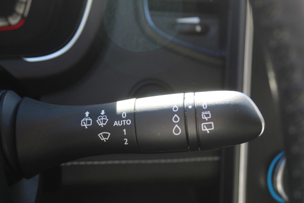 Renault Scénic 1.2 TCe Intens , Trekgewicht 1850kg Zeer nette hoog zitter , Climate  control , Navigatie , Cruis control Trekhaak , Parkeer sensoren V+A , AGR stoel bestuurder