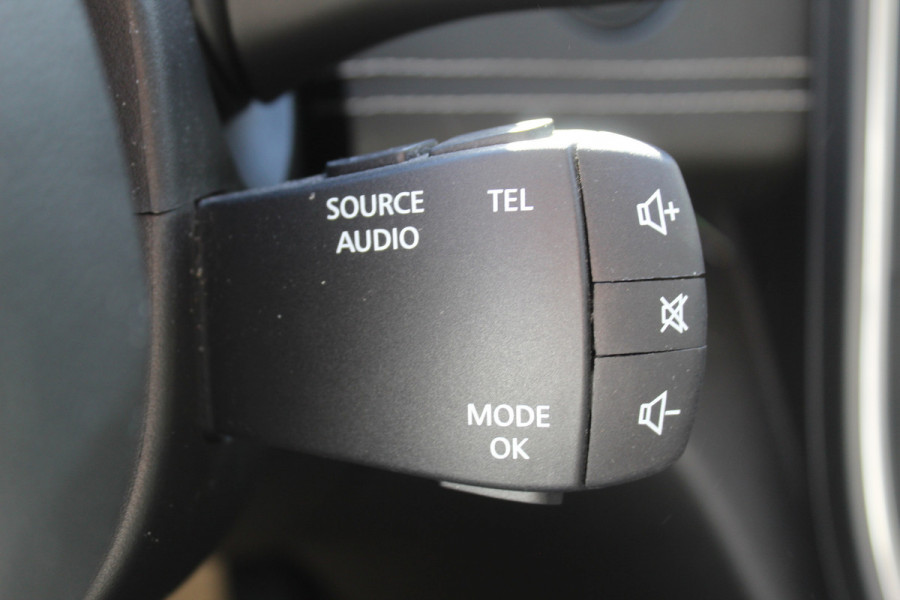 Renault Scénic 1.2 TCe Intens , Trekgewicht 1850kg Zeer nette hoog zitter , Climate  control , Navigatie , Cruis control Trekhaak , Parkeer sensoren V+A , AGR stoel bestuurder