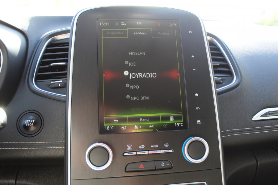 Renault Scénic 1.2 TCe Intens , Trekgewicht 1850kg Zeer nette hoog zitter , Climate  control , Navigatie , Cruis control Trekhaak , Parkeer sensoren V+A , AGR stoel bestuurder