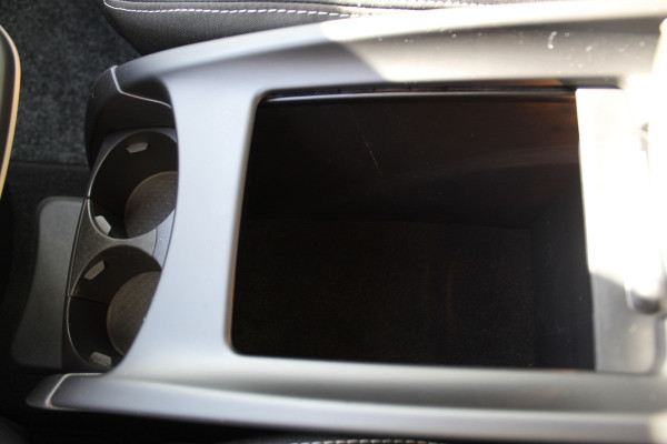 Renault Scénic 1.2 TCe Intens , Trekgewicht 1850kg Zeer nette hoog zitter , Climate  control , Navigatie , Cruis control Trekhaak , Parkeer sensoren V+A , AGR stoel bestuurder
