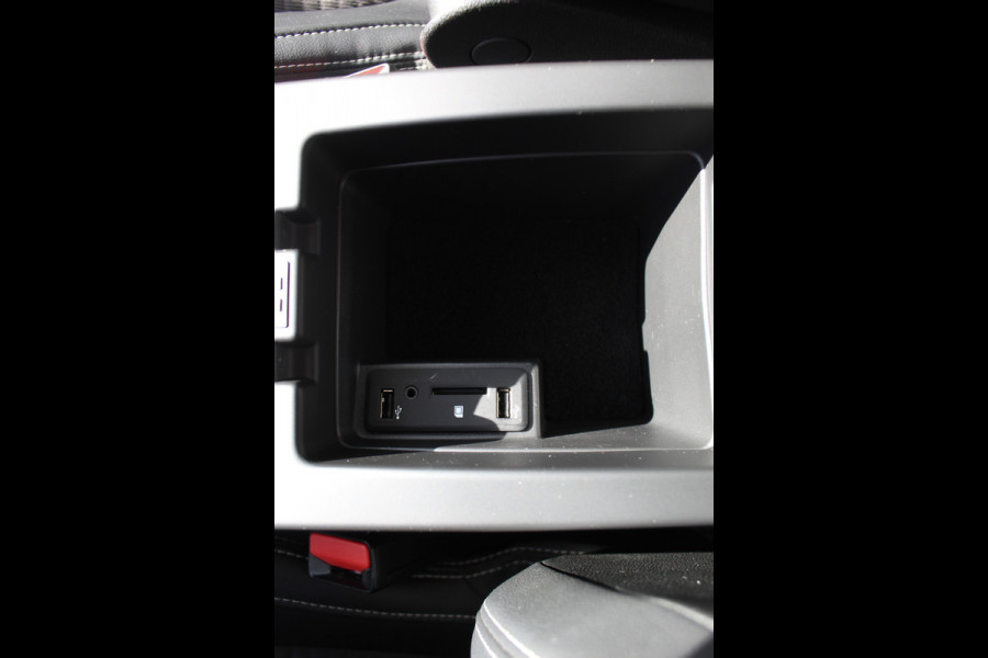 Renault Scénic 1.2 TCe Intens , Trekgewicht 1850kg Zeer nette hoog zitter , Climate  control , Navigatie , Cruis control Trekhaak , Parkeer sensoren V+A , AGR stoel bestuurder