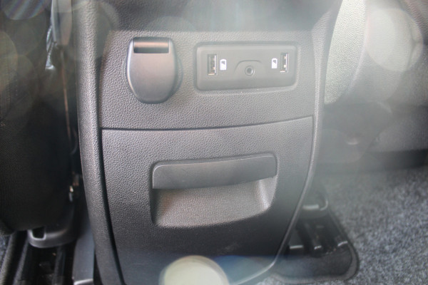 Renault Scénic 1.2 TCe Intens , Trekgewicht 1850kg Zeer nette hoog zitter , Climate  control , Navigatie , Cruis control Trekhaak , Parkeer sensoren V+A , AGR stoel bestuurder