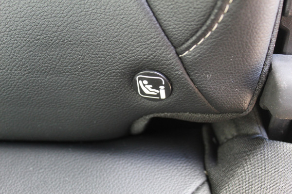 Renault Scénic 1.2 TCe Intens , Trekgewicht 1850kg Zeer nette hoog zitter , Climate  control , Navigatie , Cruis control Trekhaak , Parkeer sensoren V+A , AGR stoel bestuurder