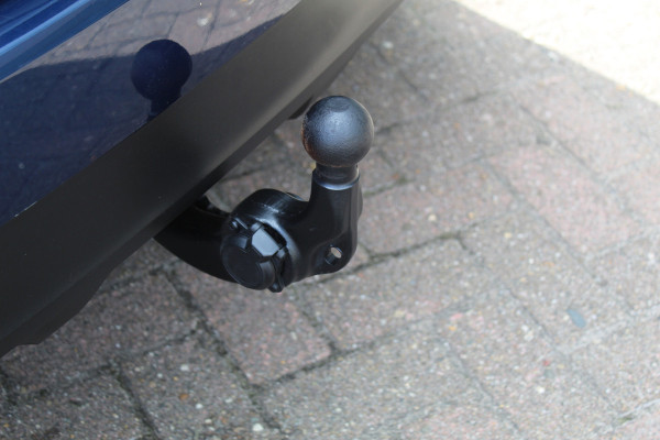 Renault Scénic 1.2 TCe Intens , Trekgewicht 1850kg Zeer nette hoog zitter , Climate  control , Navigatie , Cruis control Trekhaak , Parkeer sensoren V+A , AGR stoel bestuurder