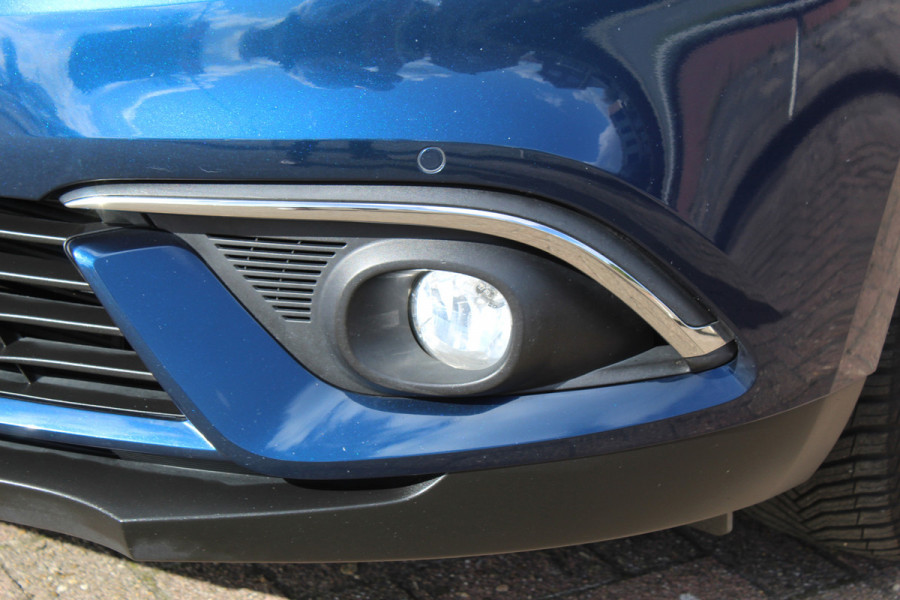 Renault Scénic 1.2 TCe Intens , Trekgewicht 1850kg Zeer nette hoog zitter , Climate  control , Navigatie , Cruis control Trekhaak , Parkeer sensoren V+A , AGR stoel bestuurder