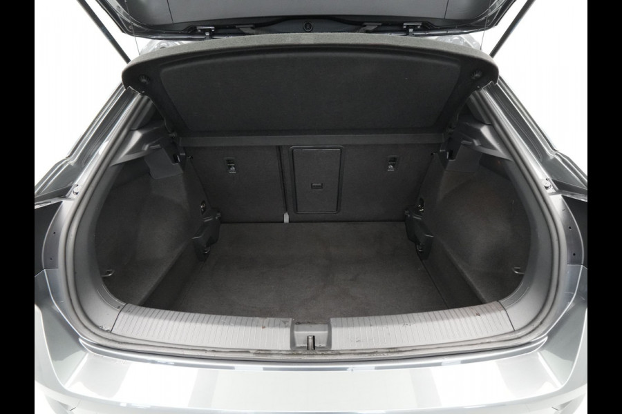 Volkswagen T-Roc 1.5 TSI 150pk DSG Sport Navigatie Trekhaak Virtual cockpit Acc Carplay 95