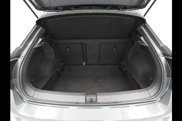 Volkswagen T-Roc 1.5 TSI 150pk DSG Sport Navigatie Trekhaak Virtual cockpit Acc Carplay 95