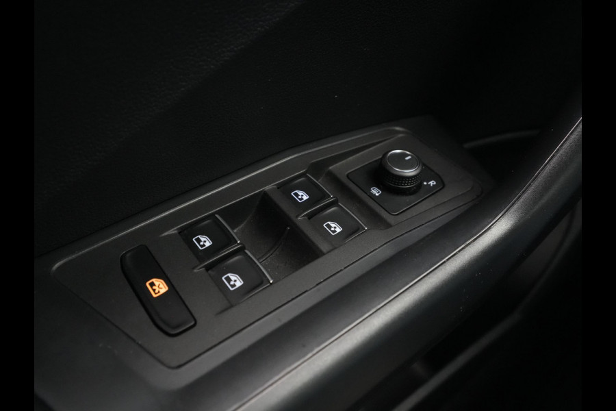 Volkswagen T-Roc 1.5 TSI 150pk DSG Sport Navigatie Trekhaak Virtual cockpit Acc Carplay 95