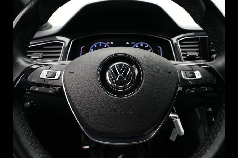 Volkswagen T-Roc 1.5 TSI 150pk DSG Sport Navigatie Trekhaak Virtual cockpit Acc Carplay 95