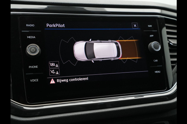 Volkswagen T-Roc 1.5 TSI 150pk DSG Sport Navigatie Trekhaak Virtual cockpit Acc Carplay 95