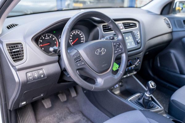 Hyundai i20 1.0 T-GDI Comfort|Prijs rijklaar incl. 12 mnd garantie| Stoel/stuurverwarming Bluetooth Carplay Camera PDC achter