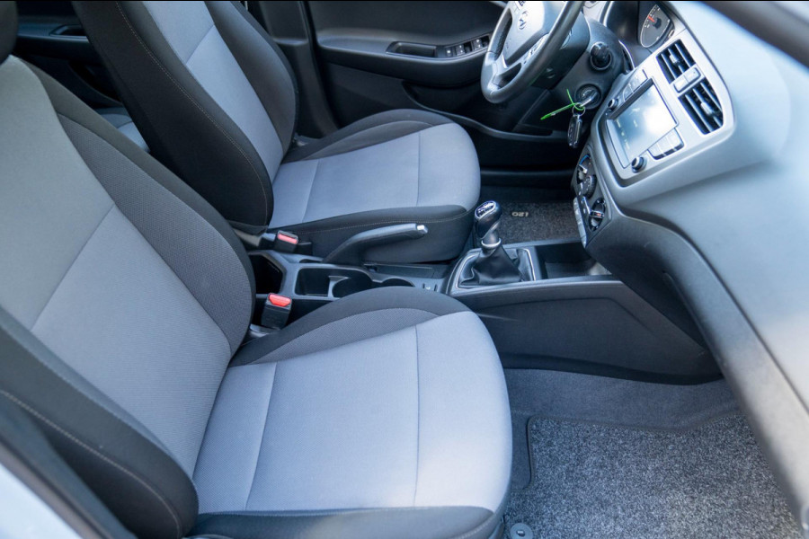 Hyundai i20 1.0 T-GDI Comfort|Prijs rijklaar incl. 12 mnd garantie| Stoel/stuurverwarming Bluetooth Carplay Camera PDC achter