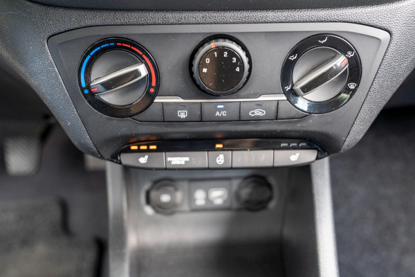 Hyundai i20 1.0 T-GDI Comfort|Prijs rijklaar incl. 12 mnd garantie| Stoel/stuurverwarming Bluetooth Carplay Camera PDC achter