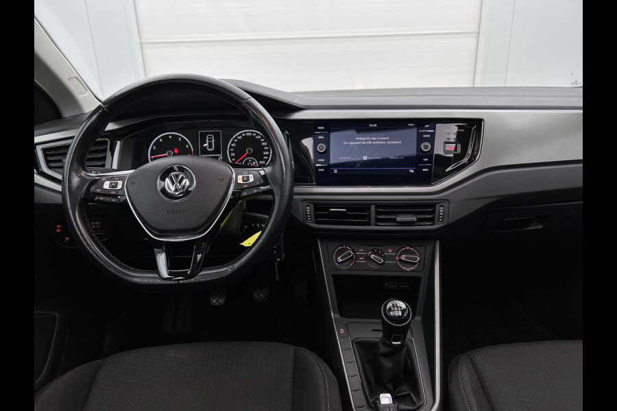 Volkswagen Polo 1.0 TSI Comfortline (NL-auto, Panorama, Navi, Carplay/ Android Auto, APP-Connect, Climate Con, Cruise Con, Etc)
