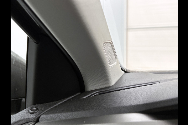 Volkswagen Polo 1.0 TSI Comfortline (NL-auto, Panorama, Navi, Carplay/ Android Auto, APP-Connect, Climate Con, Cruise Con, Etc)