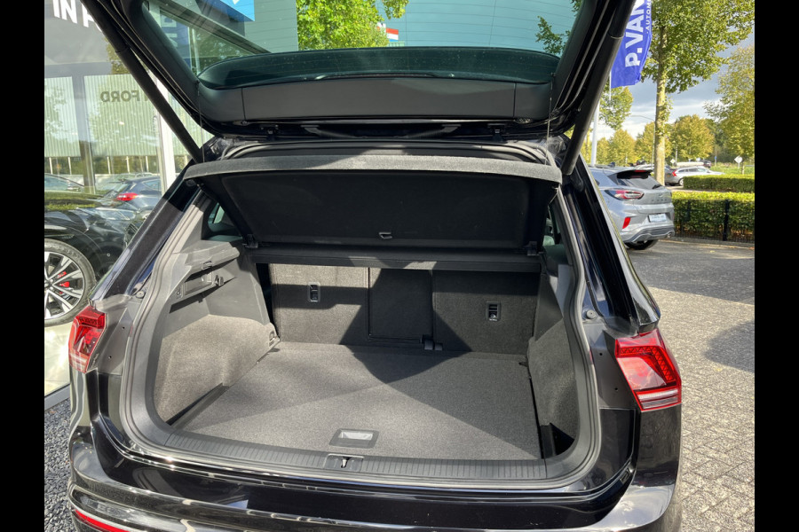 Volkswagen Tiguan 1.5 TSI ACT Highline Business R 150pk/110kW DSG Automaat 7-traps | NL Auto Eerste eigenaar! | Elektr. trekhaak | Camera | Carplay/Android Auto | Navigatie | 19 inch | etc. etc.