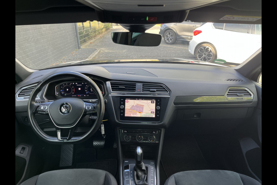 Volkswagen Tiguan 1.5 TSI ACT Highline Business R 150pk/110kW DSG Automaat 7-traps | NL Auto Eerste eigenaar! | Elektr. trekhaak | Camera | Carplay/Android Auto | Navigatie | 19 inch | etc. etc.