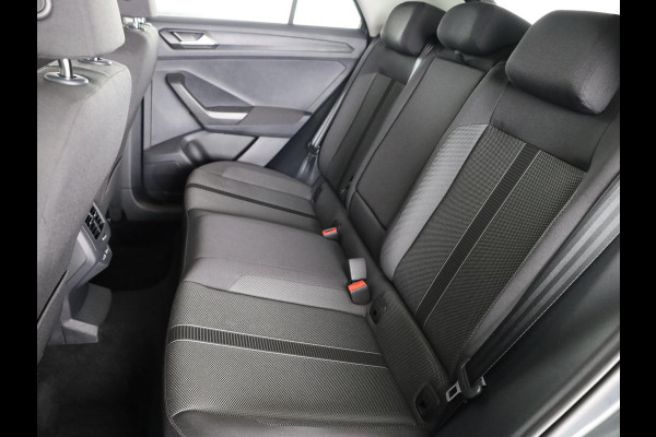 Volkswagen T-Roc 1.5 TSI Life Edition 150 PK DSG | Navigatie | Parkeercamera | Keyless entry | Volkswagen T-Roc 1.5 TSI Life Edition 150 PK DSG | Navigatie | Parkeercamera | Keyless entry |