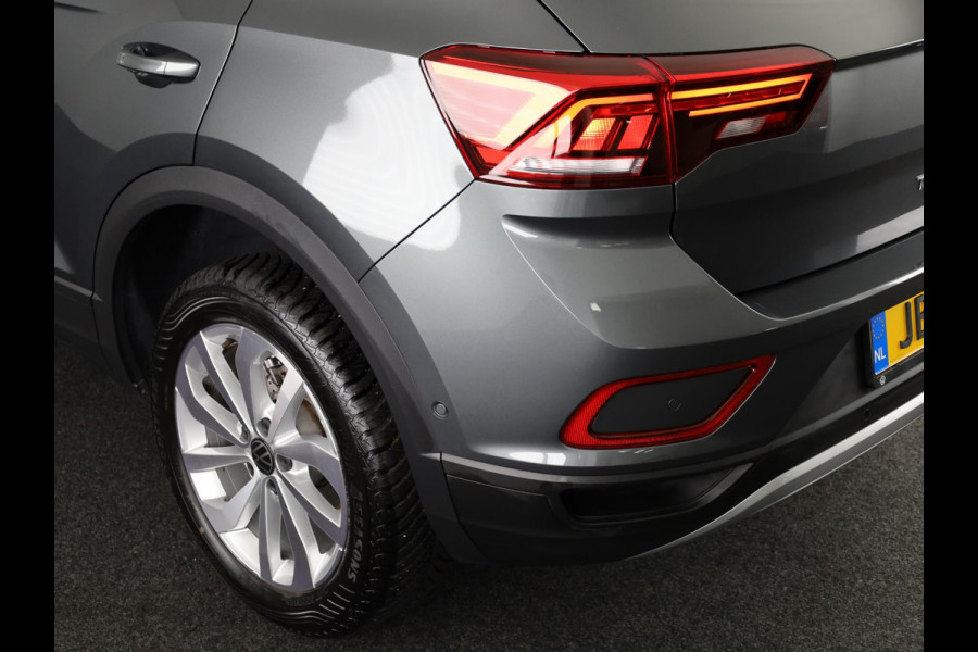 Volkswagen T-Roc 1.5 TSI Life Edition 150 PK DSG | Navigatie | Parkeercamera | Keyless entry | Volkswagen T-Roc 1.5 TSI Life Edition 150 PK DSG | Navigatie | Parkeercamera | Keyless entry |